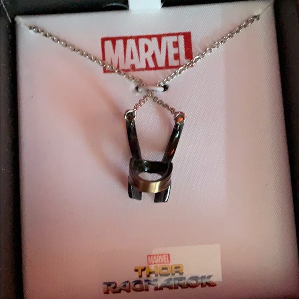 Marvel Thor Ragnarok necklace - Picture 1 of 2